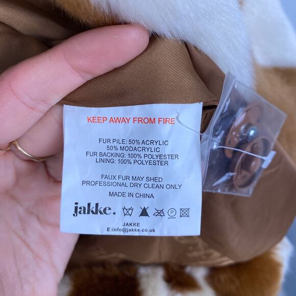 JAKKE Rita Faux Fur Coat in Chestnut Tiger Print 4 - Picture 9 of 9